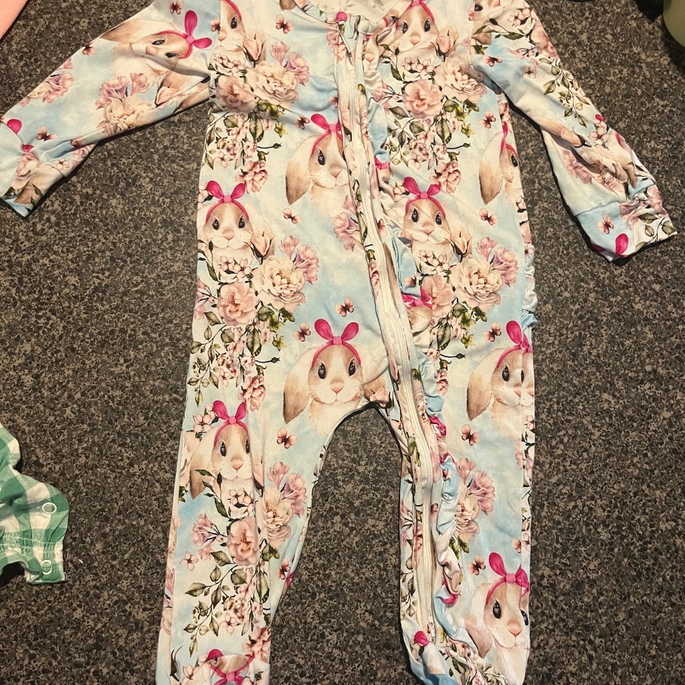 B 8    Small Shop Bamboo Ruffle Footie